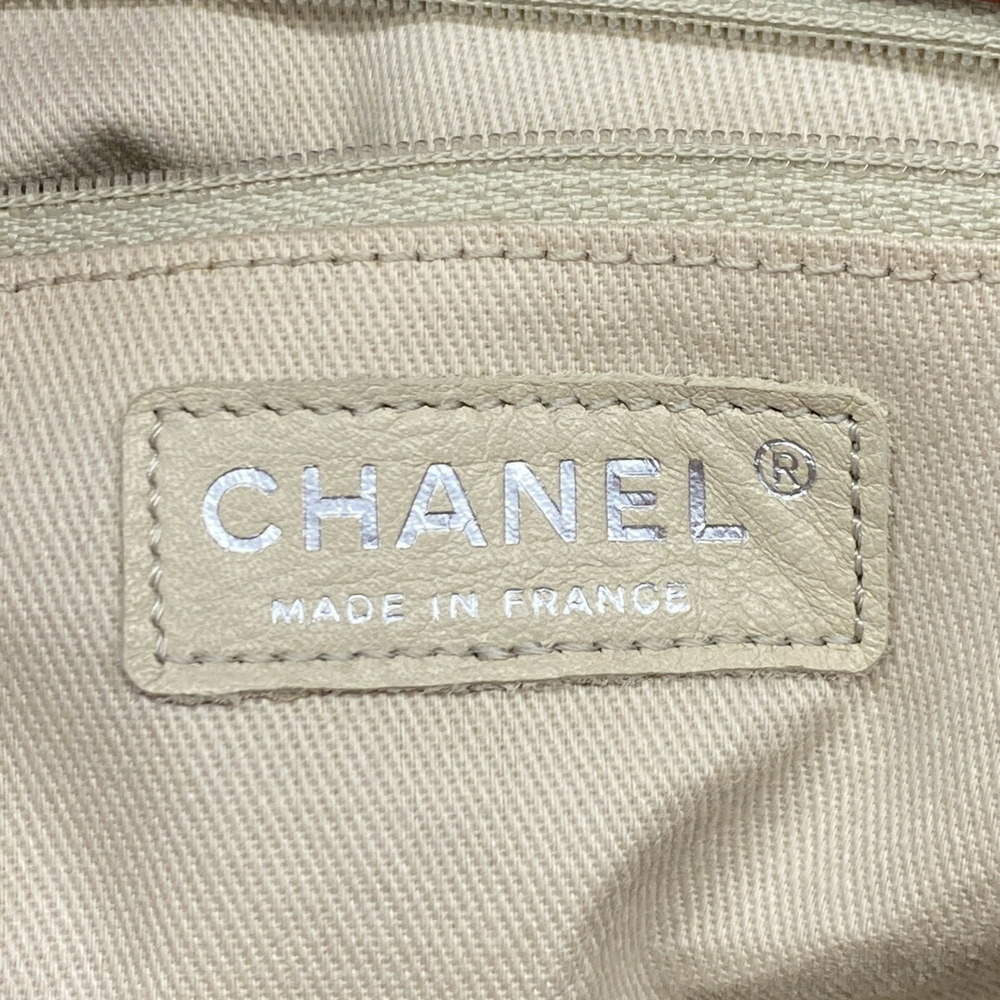 CHANEL Red Lambskin Leather Tote Bag - Picture 5 of 9